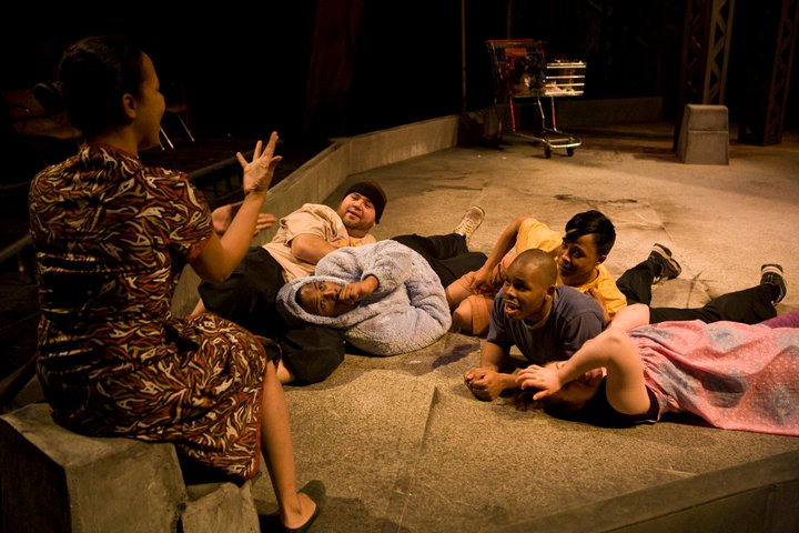 179870_10150144129318745_4149376_n